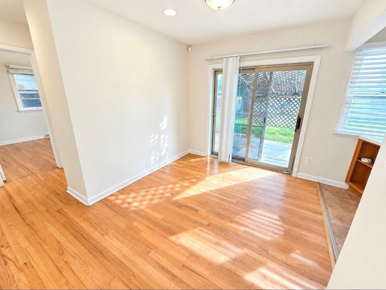 2822 W 5th St - Photo 7 of 20