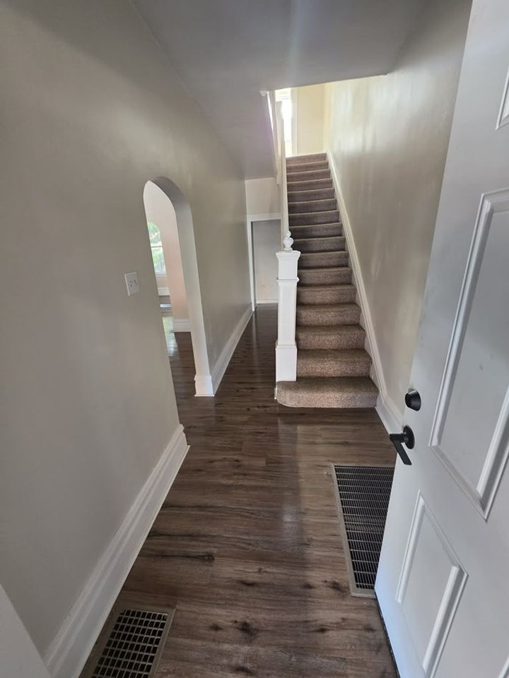 232 Moore Ave - Photo 2 of 17