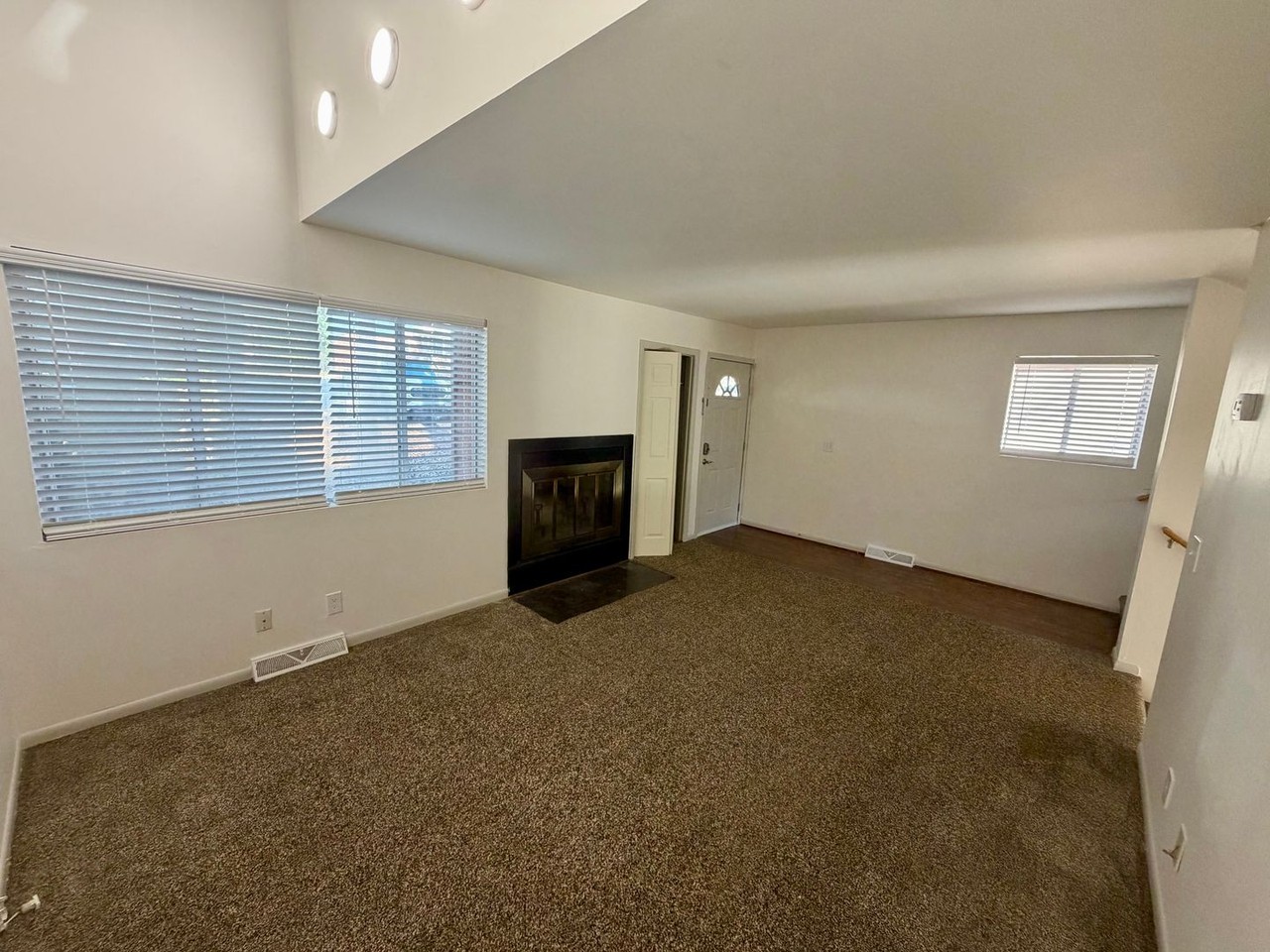 214 Charleston Ave - Photo 3 of 15
