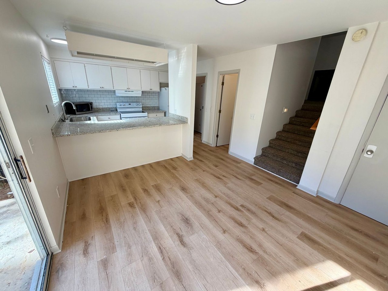 214 Charleston Ave - Photo 7 of 15