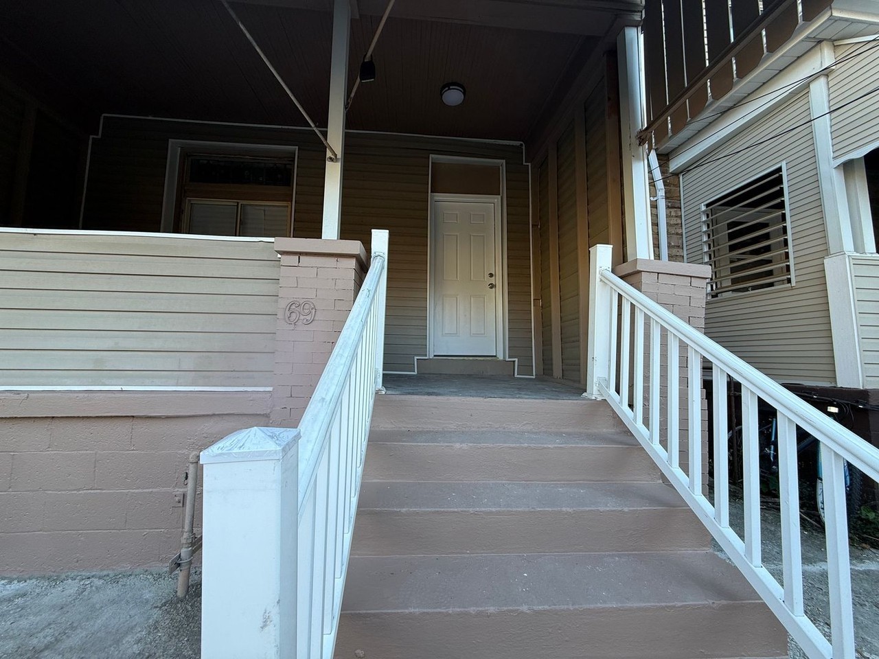 69 Pasadena St - Photo 2 of 21