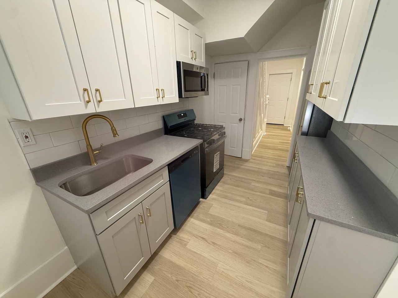 69 Pasadena St - Photo 7 of 21
