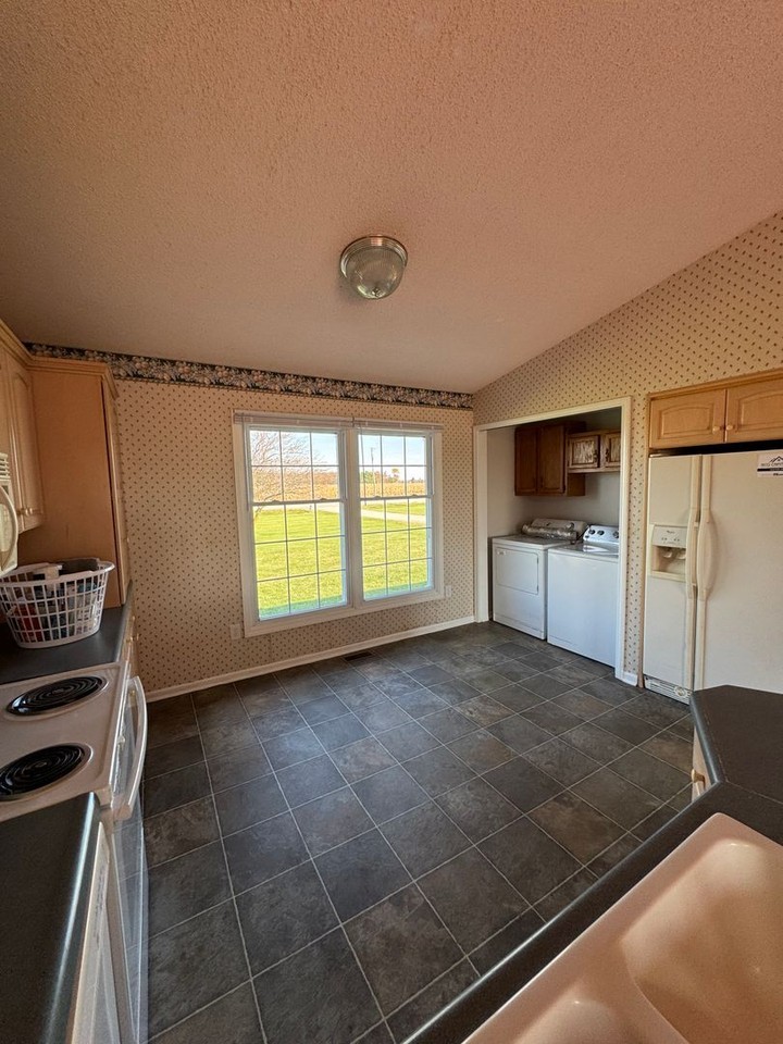 400 E State Road 124 - Photo 7 of 13