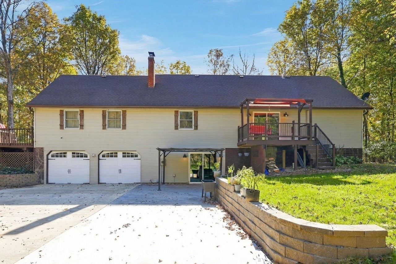 711 Ghormley Rd - Photo 3 of 10