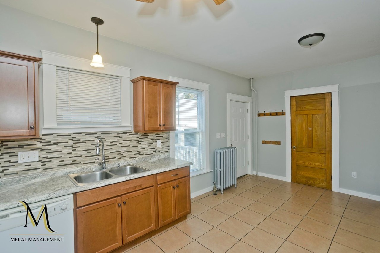 155 Main St - Photo 6 of 37
