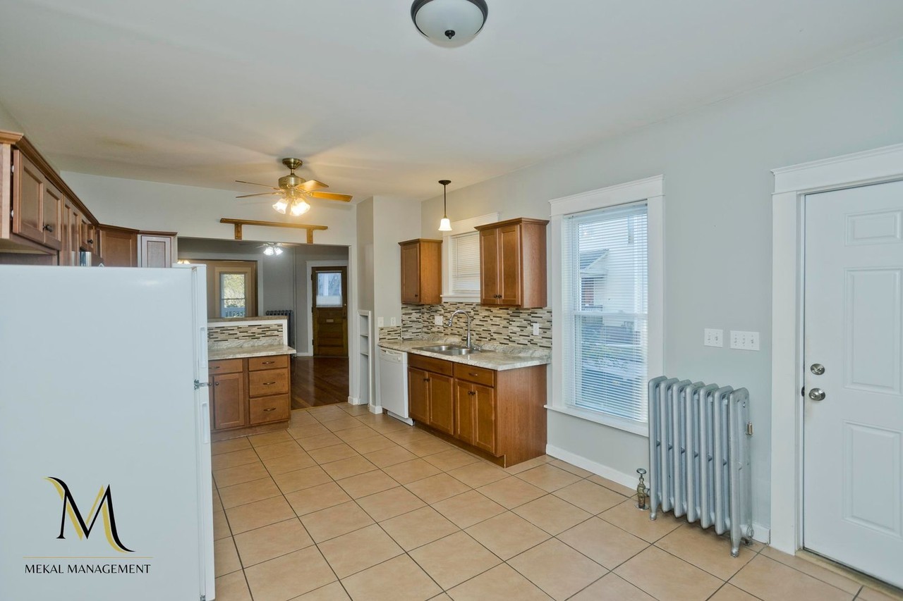 155 Main St - Photo 7 of 37