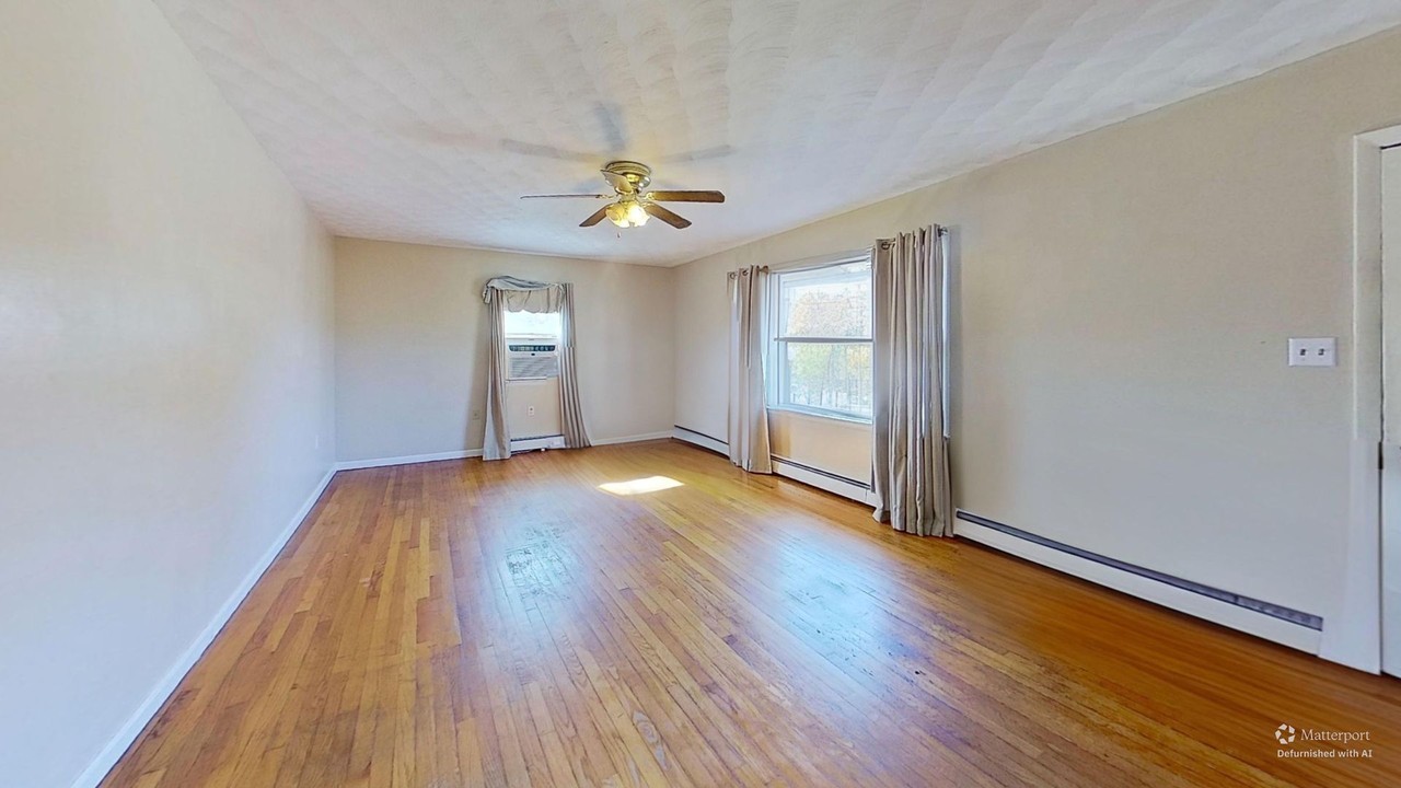 614 Mill St - Photo 5 of 13