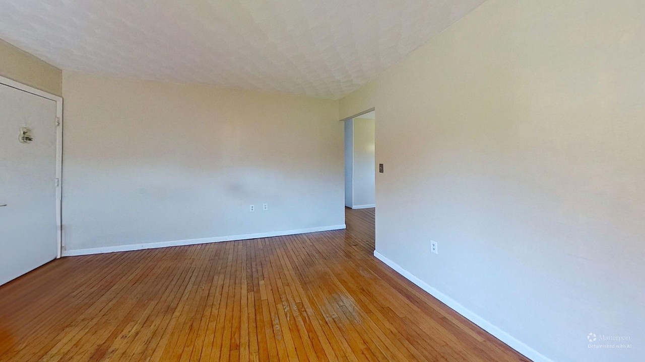 614 Mill St - Photo 6 of 13