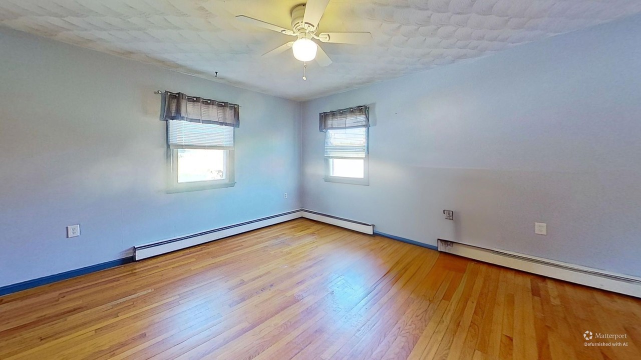 614 Mill St - Photo 7 of 13