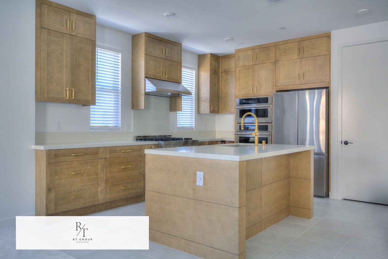 124 Sawtelle - Photo 3 of 23