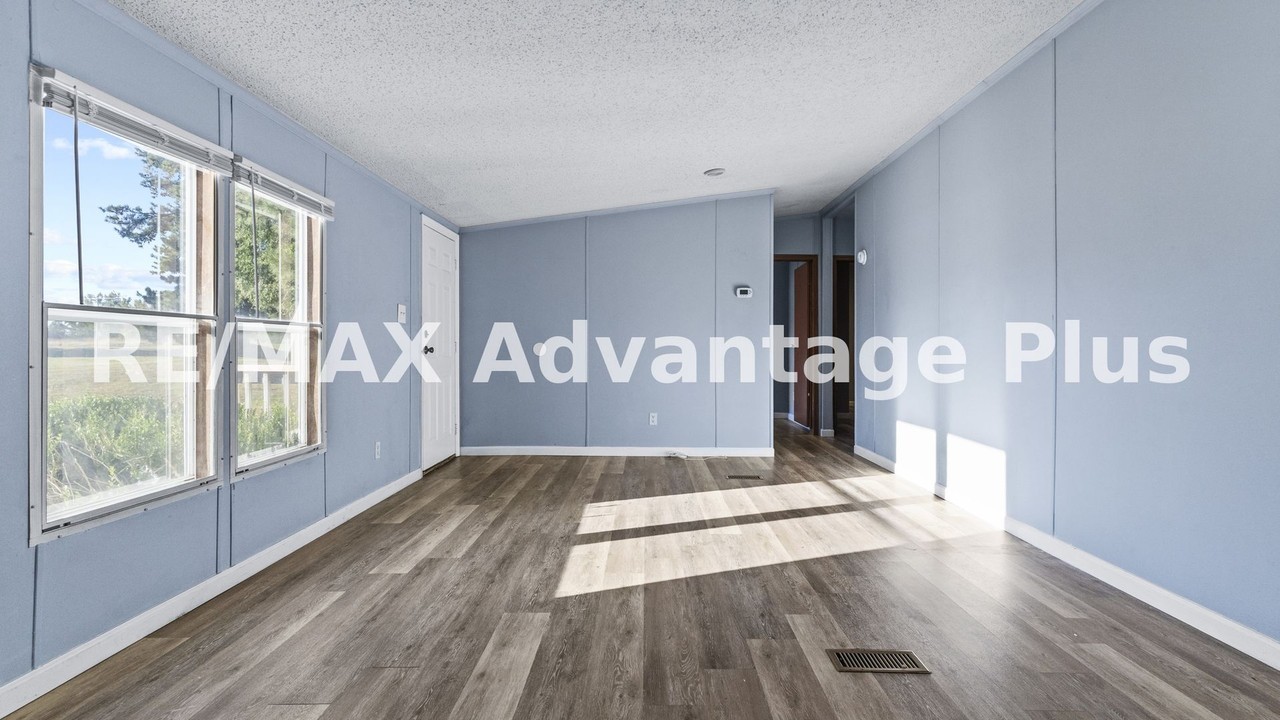 1698 Cumberland Rd - Photo 2 of 41