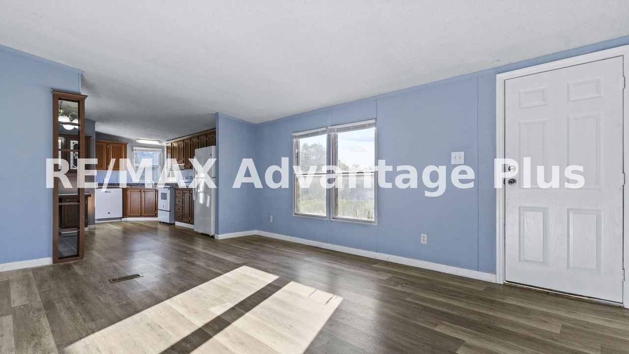 1698 Cumberland Rd - Photo 3 of 41