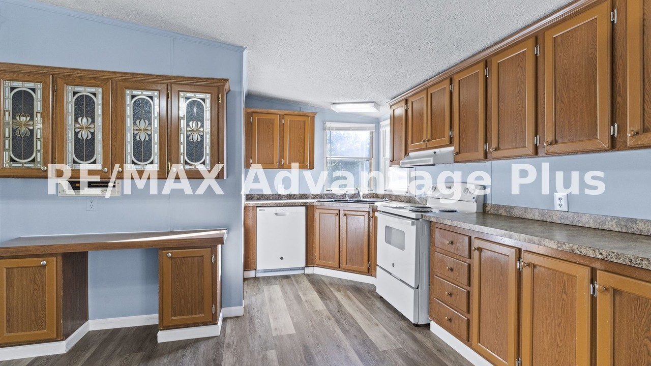 1698 Cumberland Rd - Photo 5 of 41