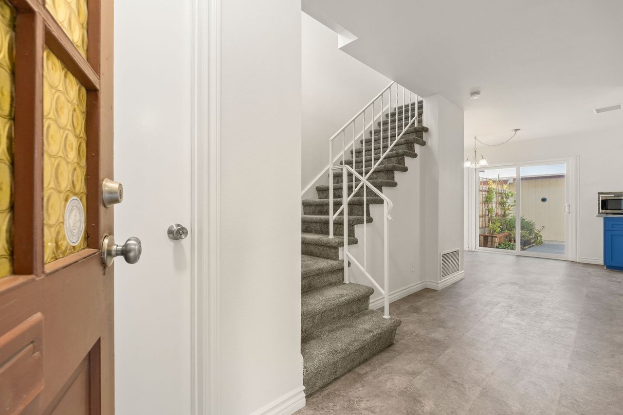 161 E Channel Islands Blvd - Photo 6 of 50
