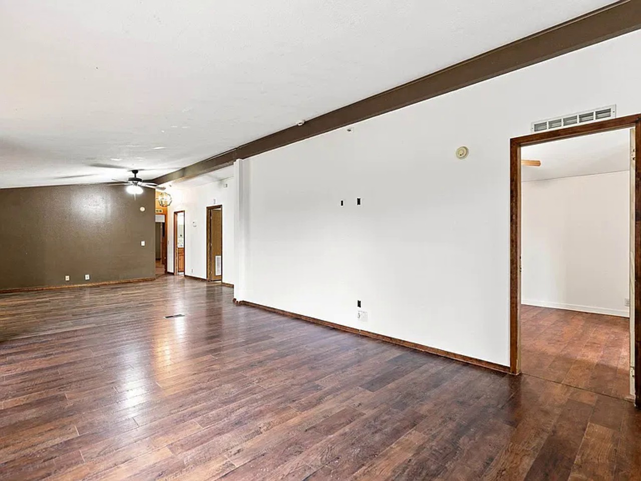 17312 E Judkins Rd - Photo 7 of 19
