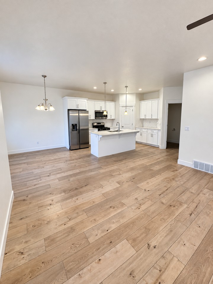 1792 N Festive Way - Photo 4 of 13