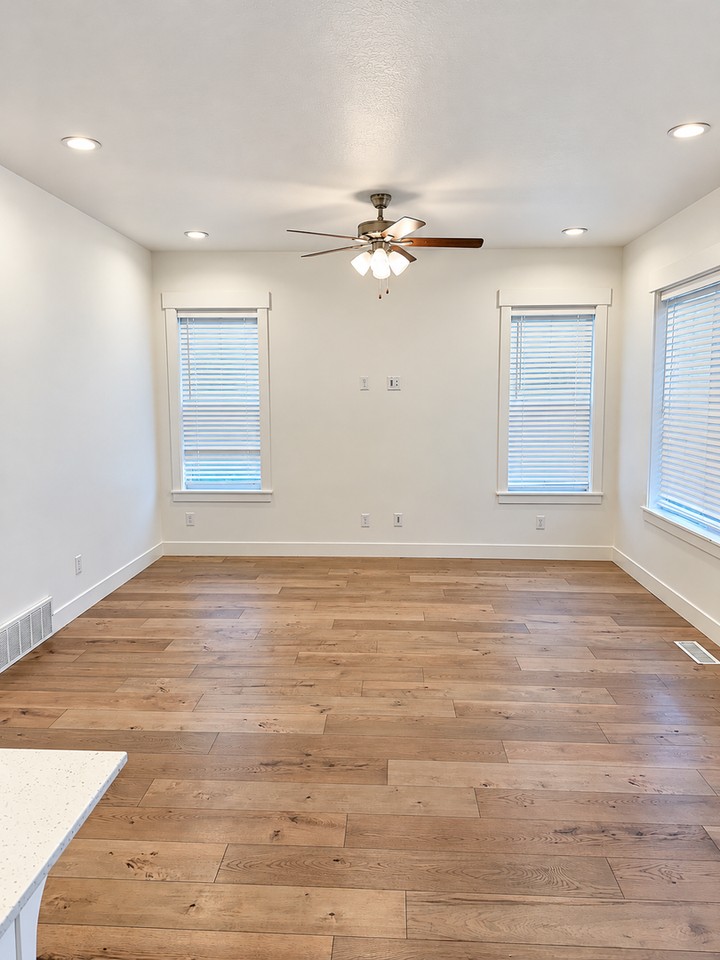 1792 N Festive Way - Photo 6 of 13