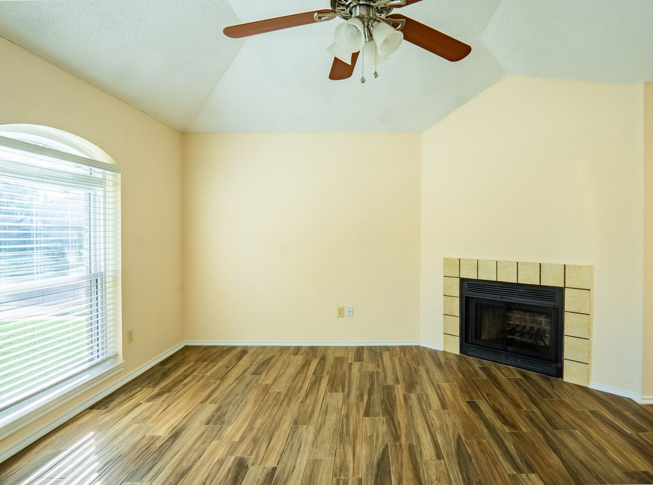 114 Glade Shadow Dr - Photo 6 of 20