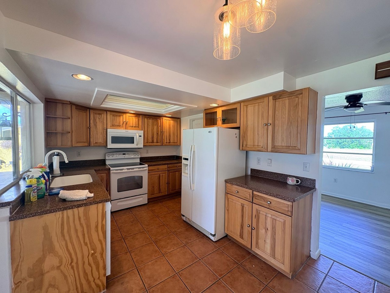 1234 Se 39th Ter - Photo 2 of 11