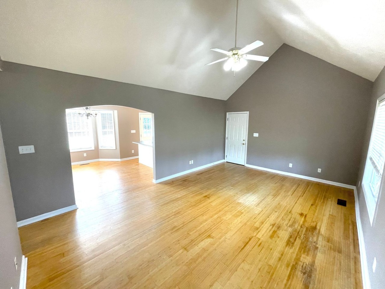 13451 Mooresville Rd - Photo 2 of 17