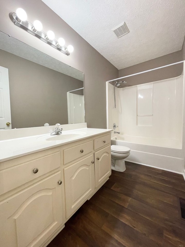 13451 Mooresville Rd - Photo 3 of 17