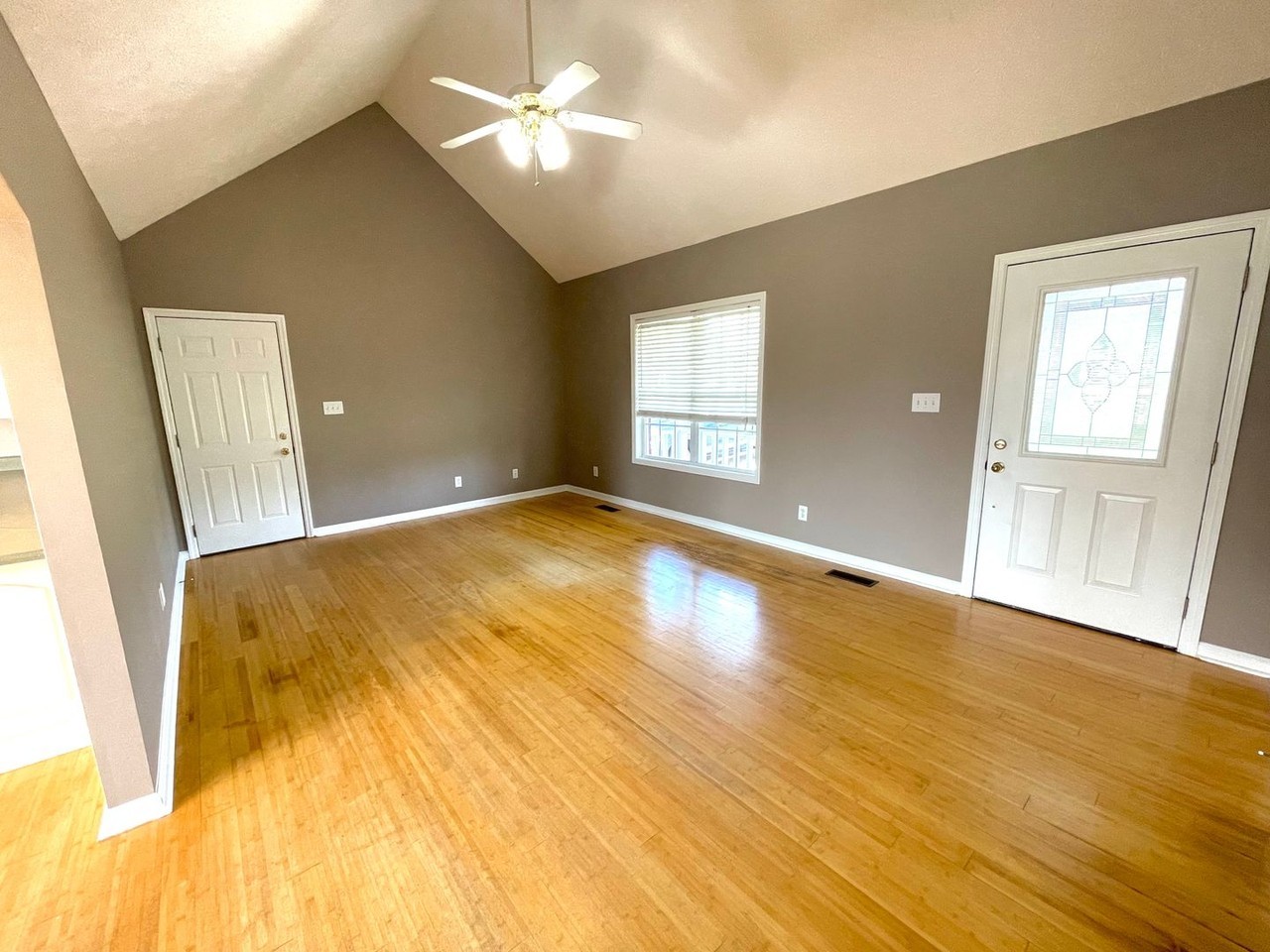13451 Mooresville Rd - Photo 5 of 17