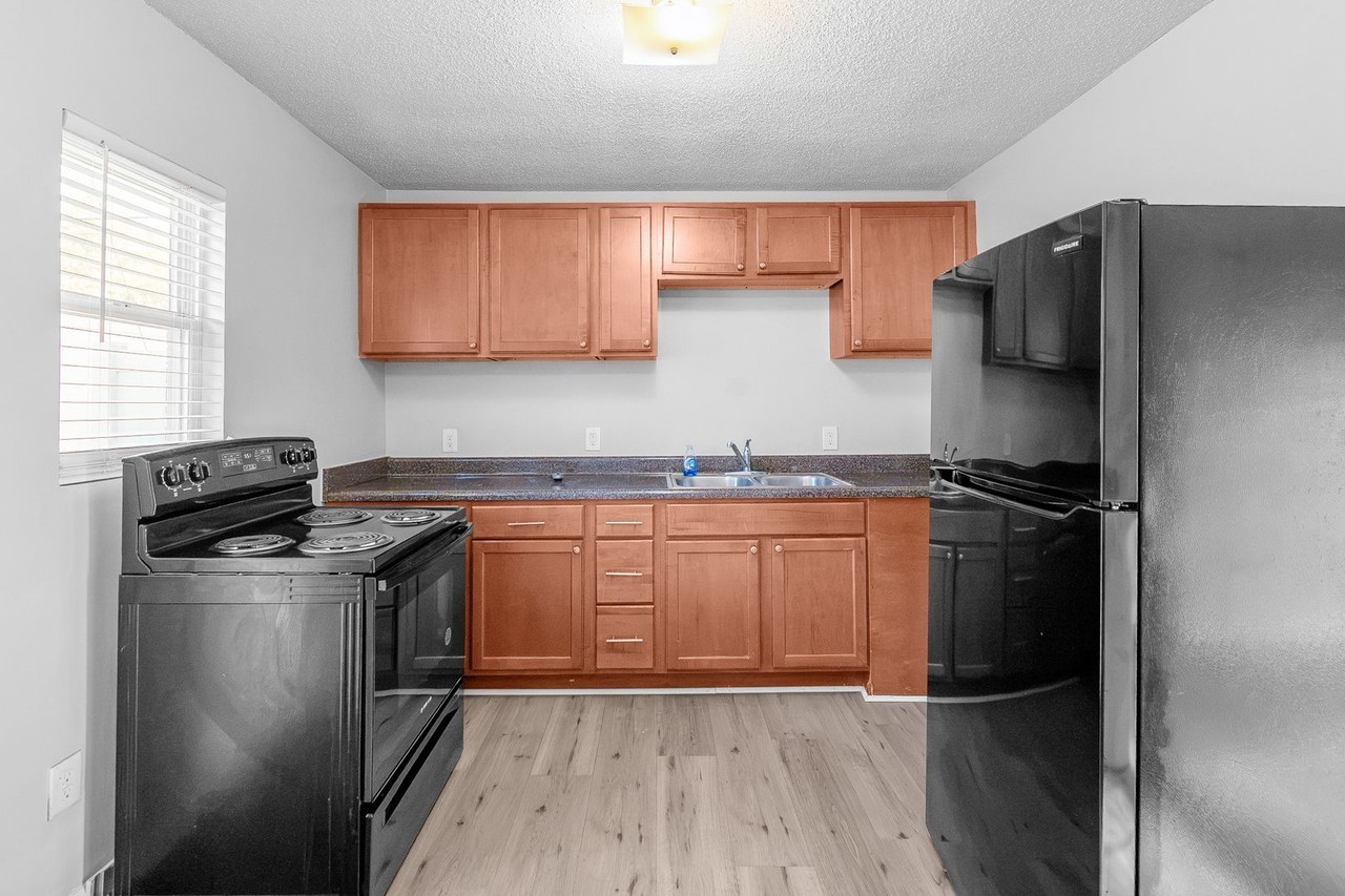 1320 Thomasboro Dr #3 - Photo 6 of 14