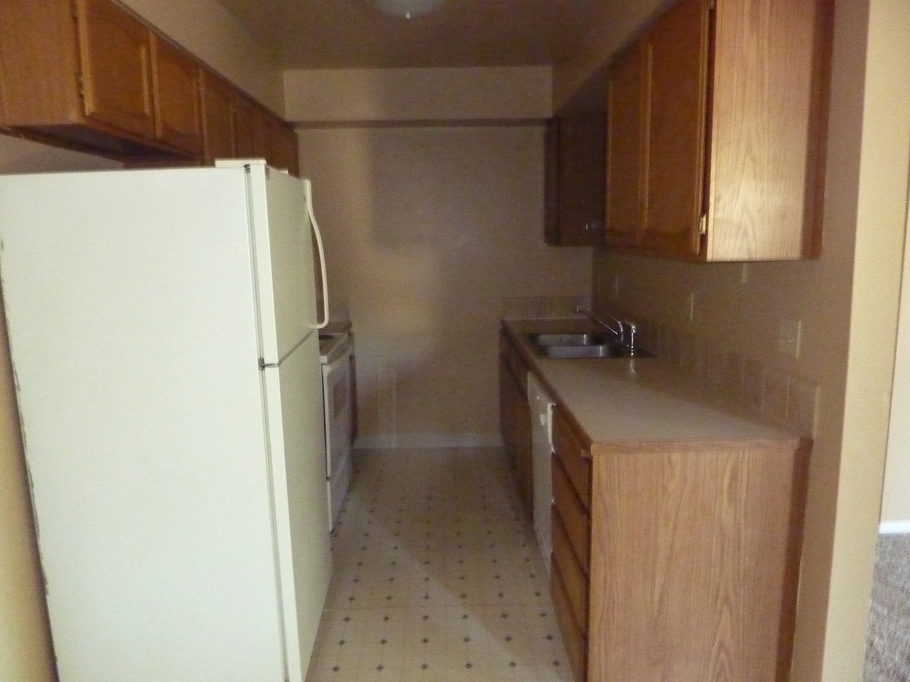 2525 Meadow Ave - Photo 4 of 11