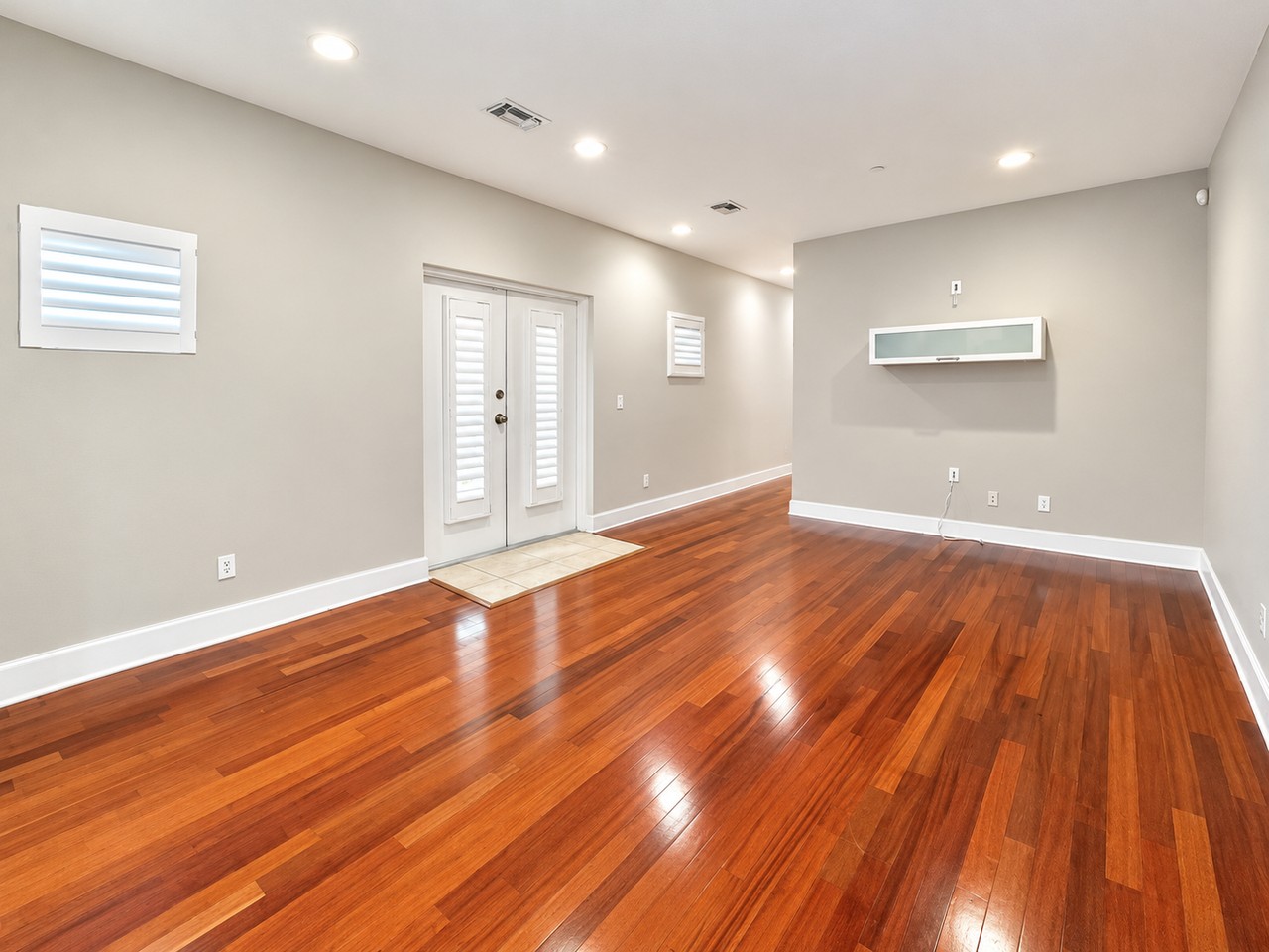 211 S Moody Ave #1 - Photo 2 of 24