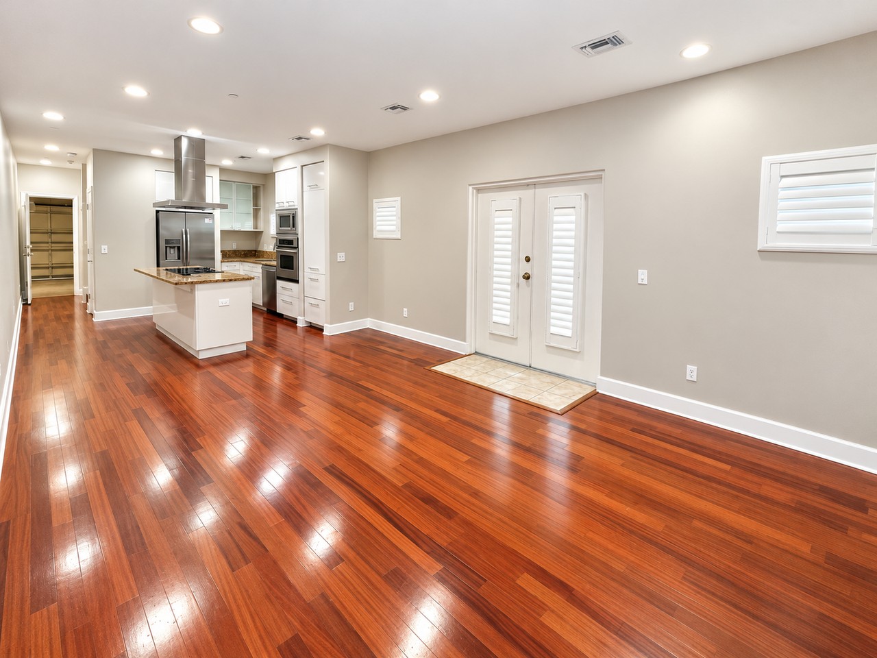 211 S Moody Ave #1 - Photo 3 of 24