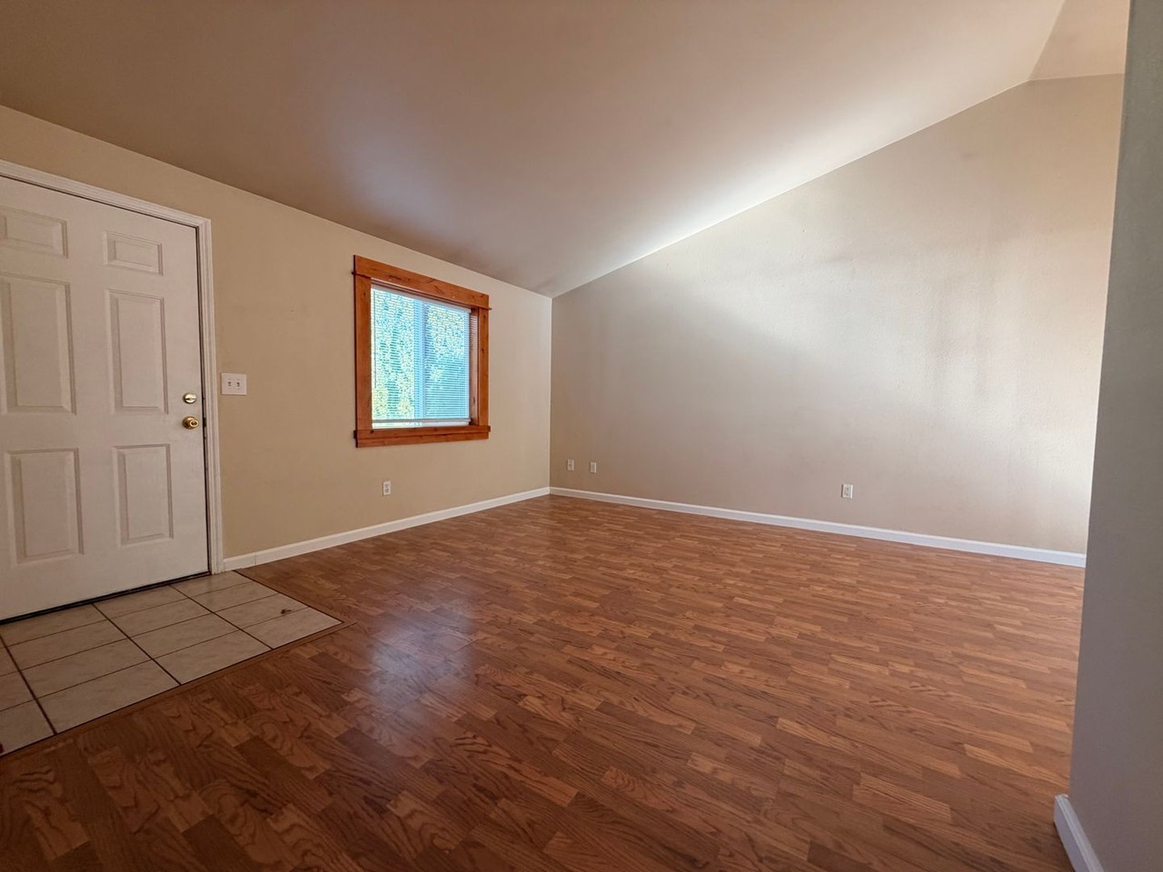 3222 Sw Metolius Pl - Photo 2 of 13