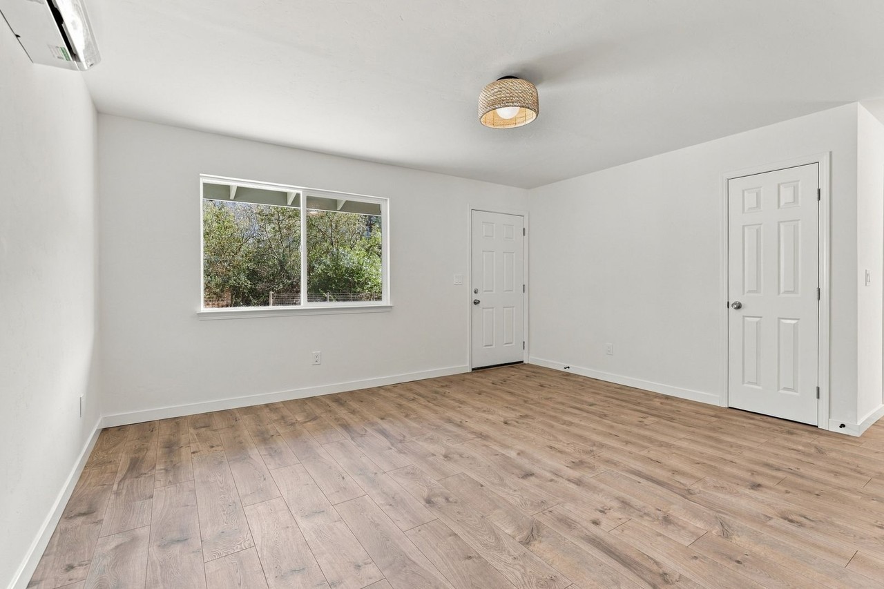 7540 Manzanita Cir - Photo 4 of 14