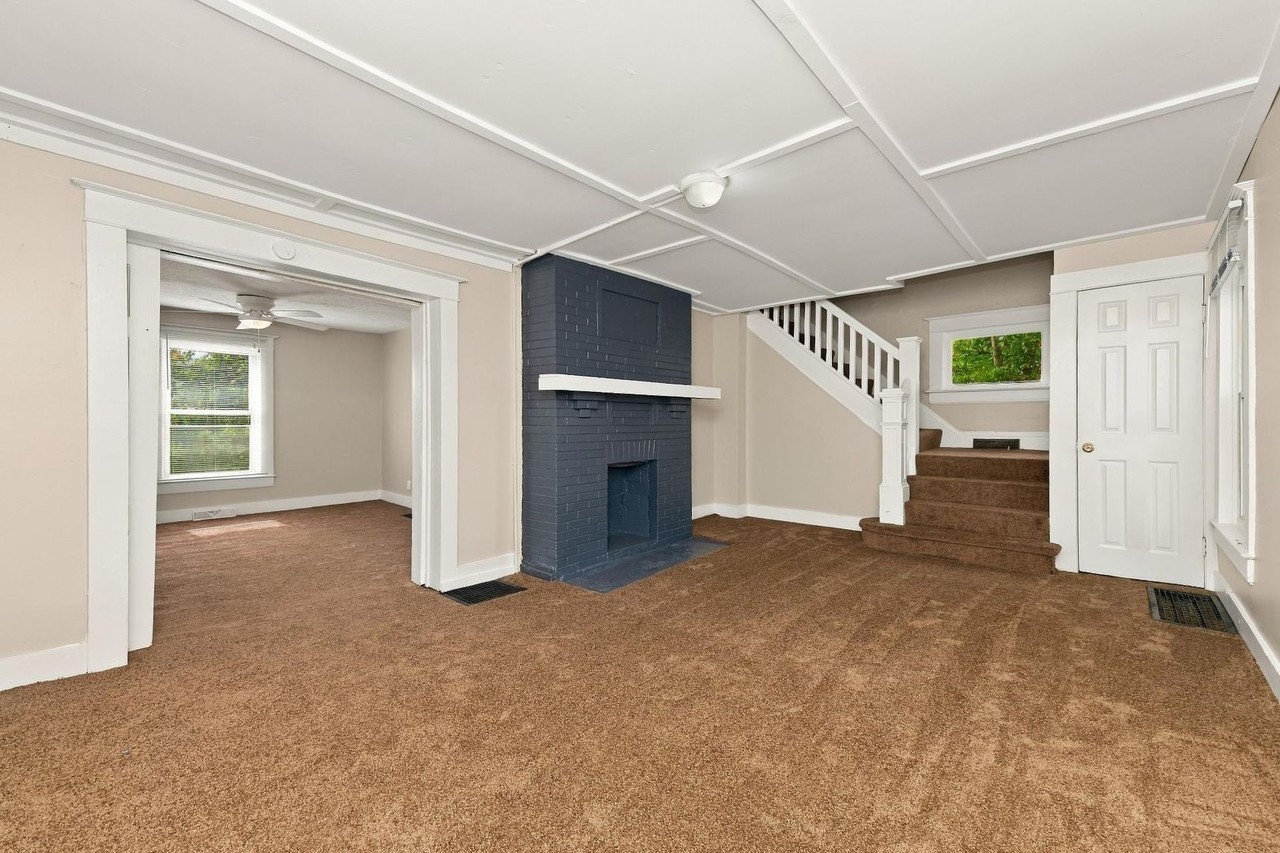 721 Olive St - Photo 3 of 9