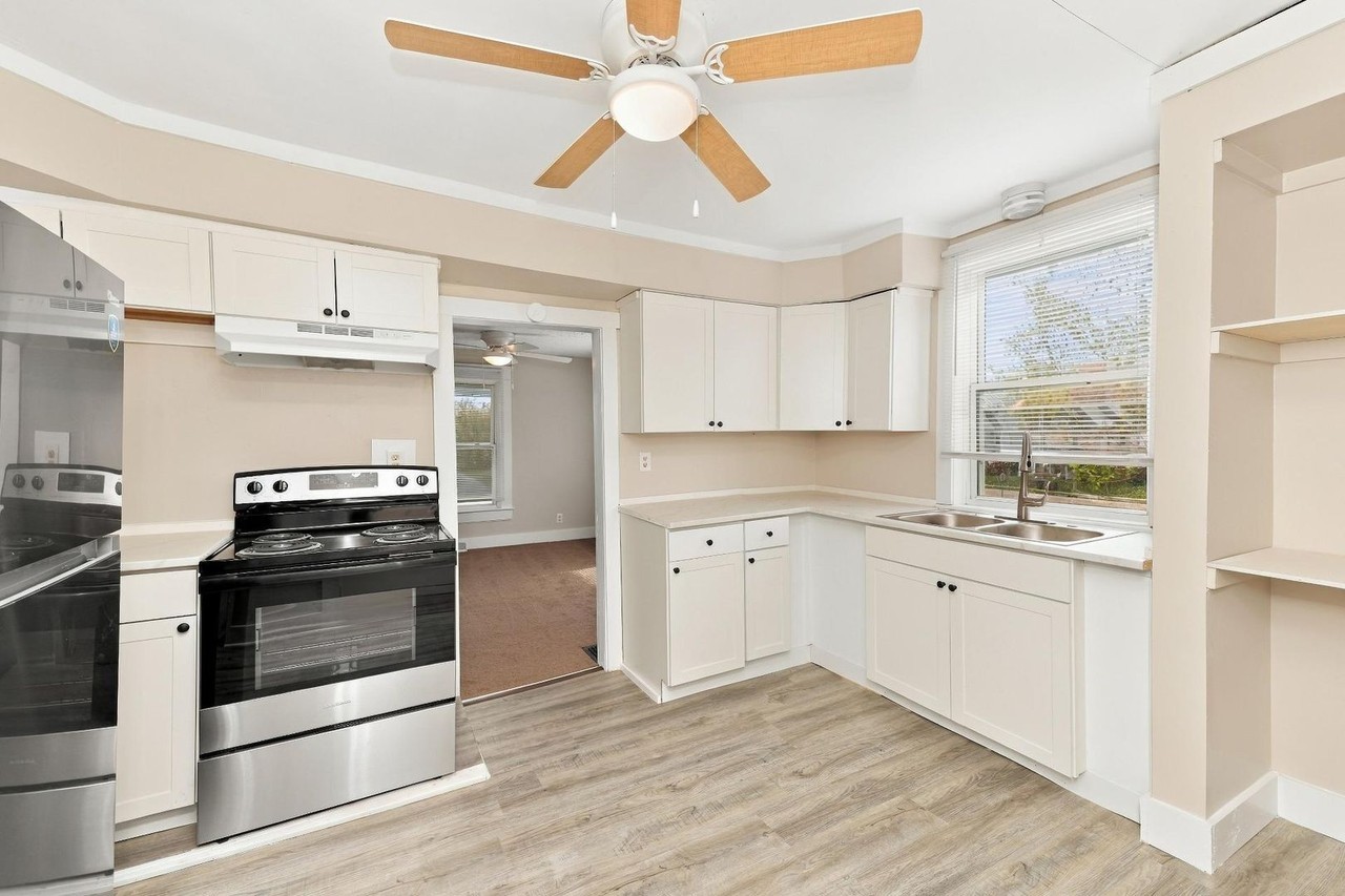 721 Olive St - Photo 5 of 9