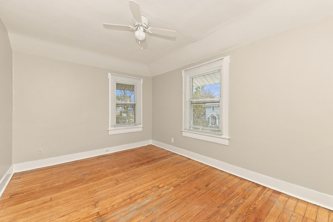 721 Olive St - Photo 6 of 9