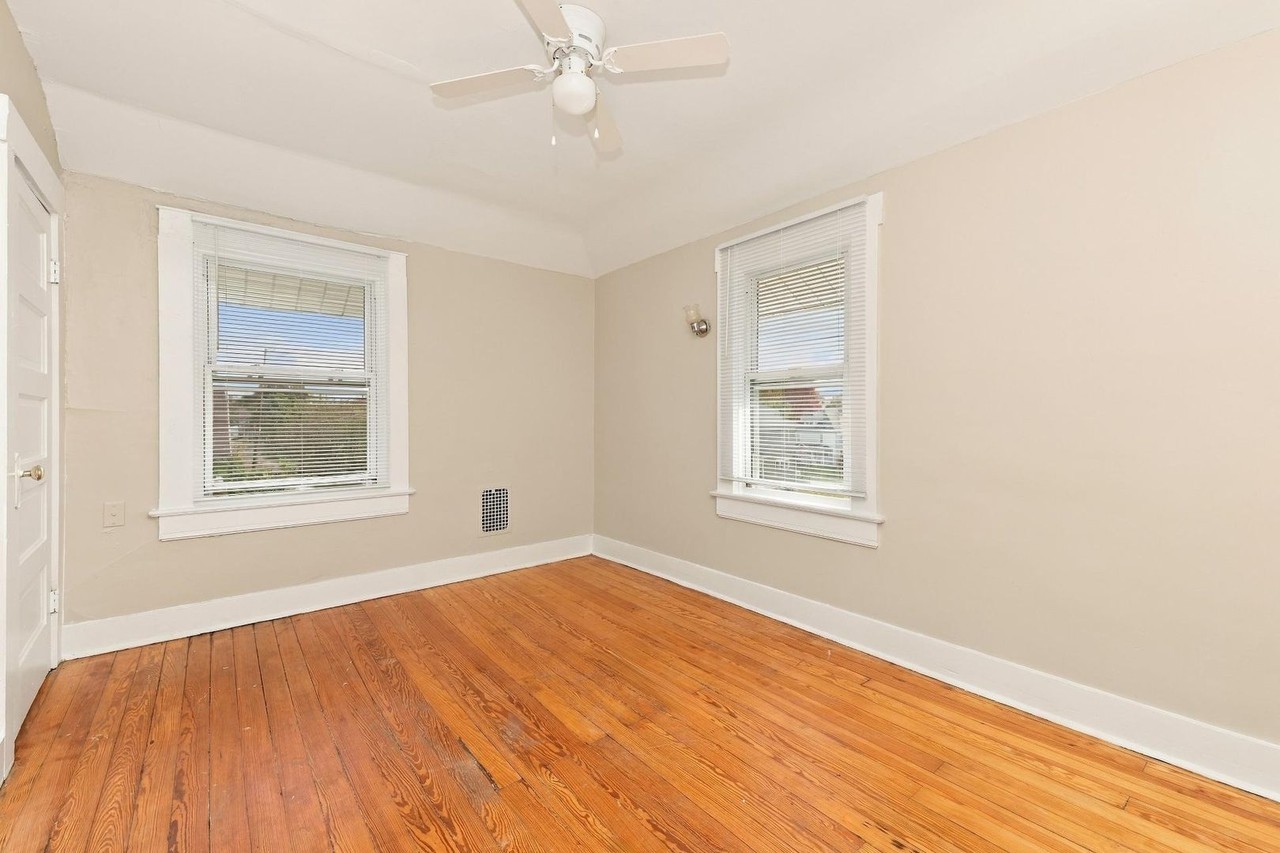 721 Olive St - Photo 7 of 9