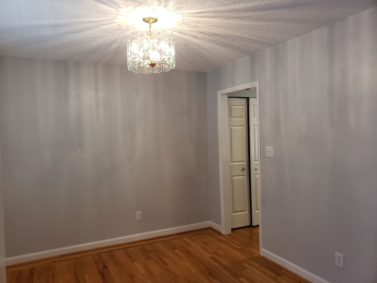 123 Plumgrove Ln - Photo 4 of 8