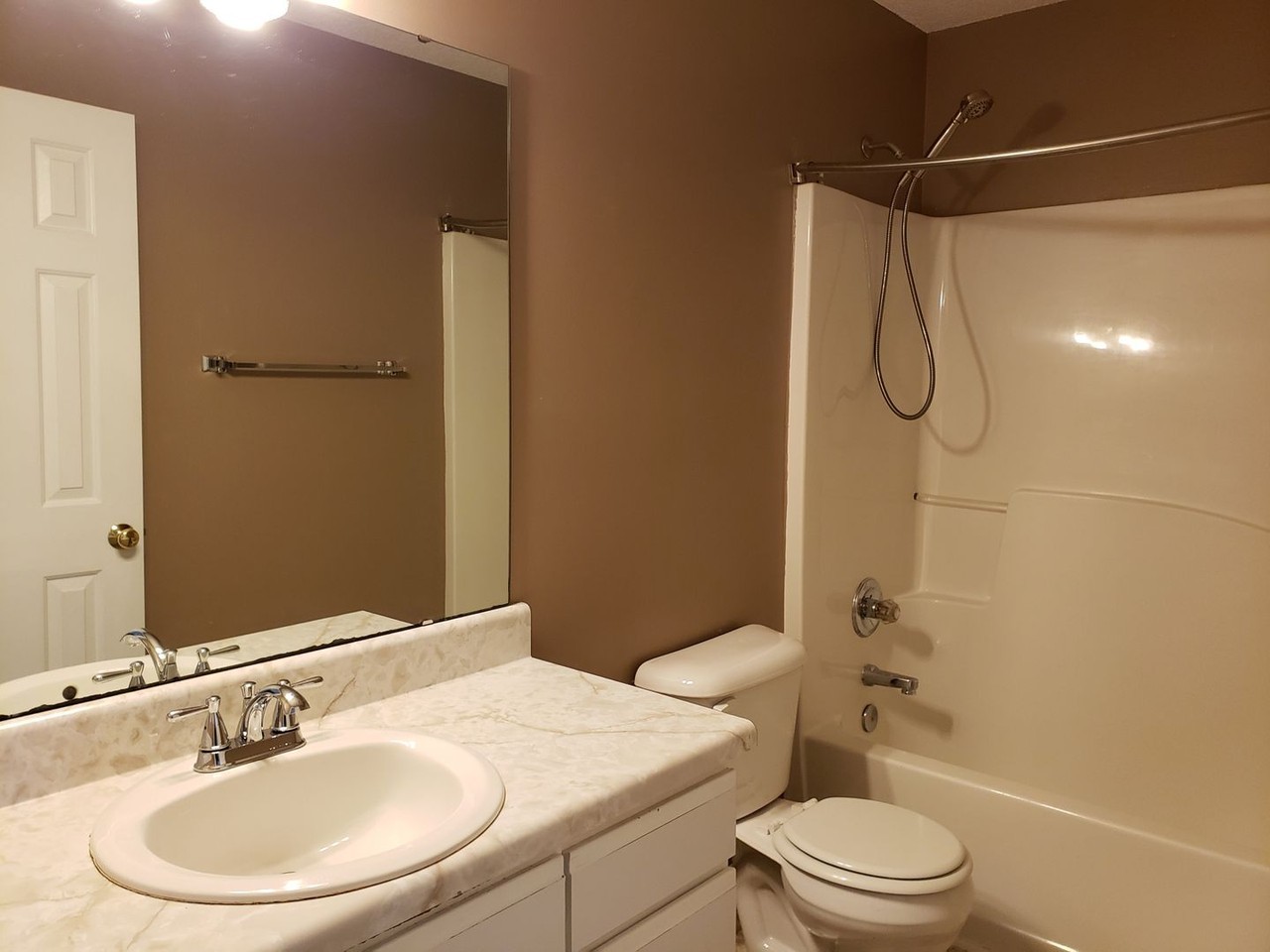 123 Plumgrove Ln - Photo 6 of 8