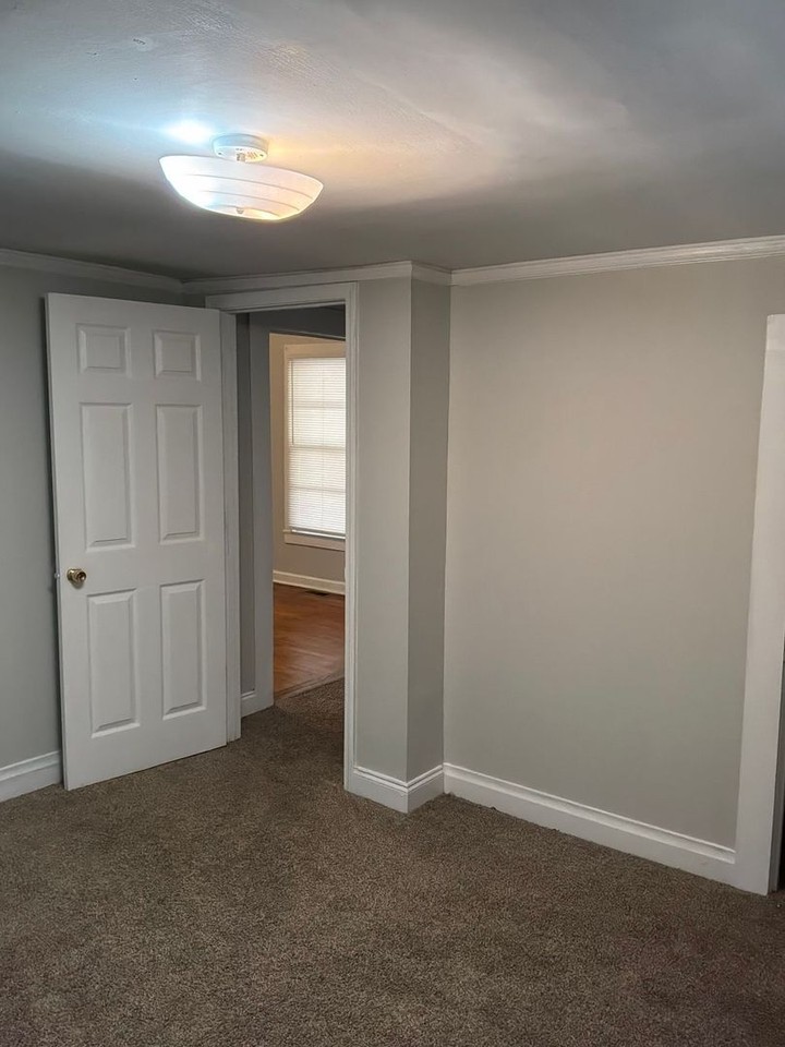 1020 Wellman St - Photo 2 of 18