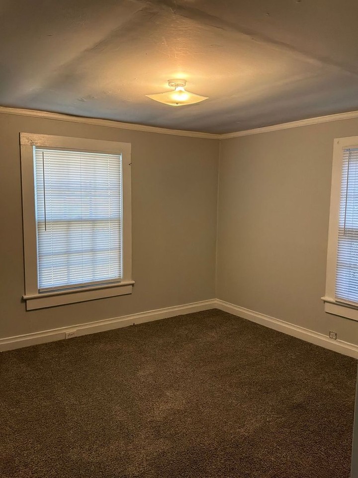 1020 Wellman St - Photo 6 of 18