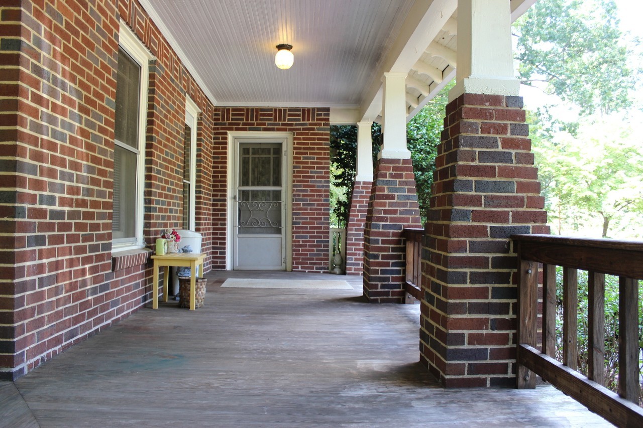 1956 Ardmore Rd - Photo 2 of 22