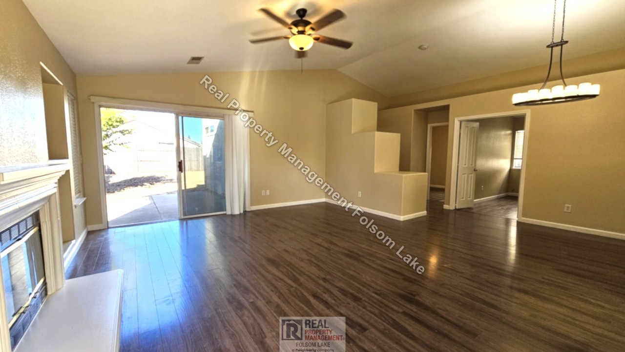 8237 Adelbert Way - Photo 3 of 13
