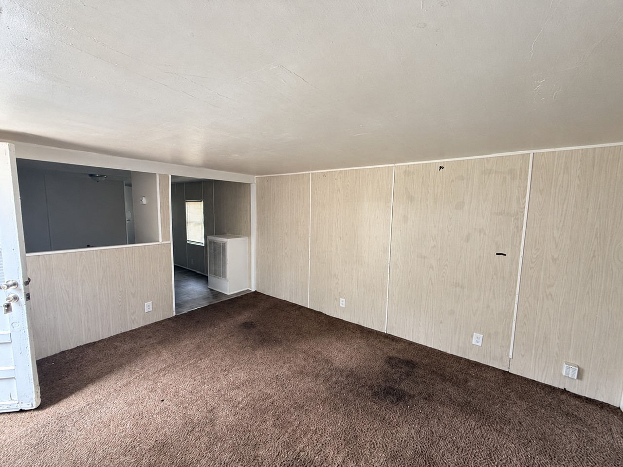 221A Neal St - Photo 3 of 10