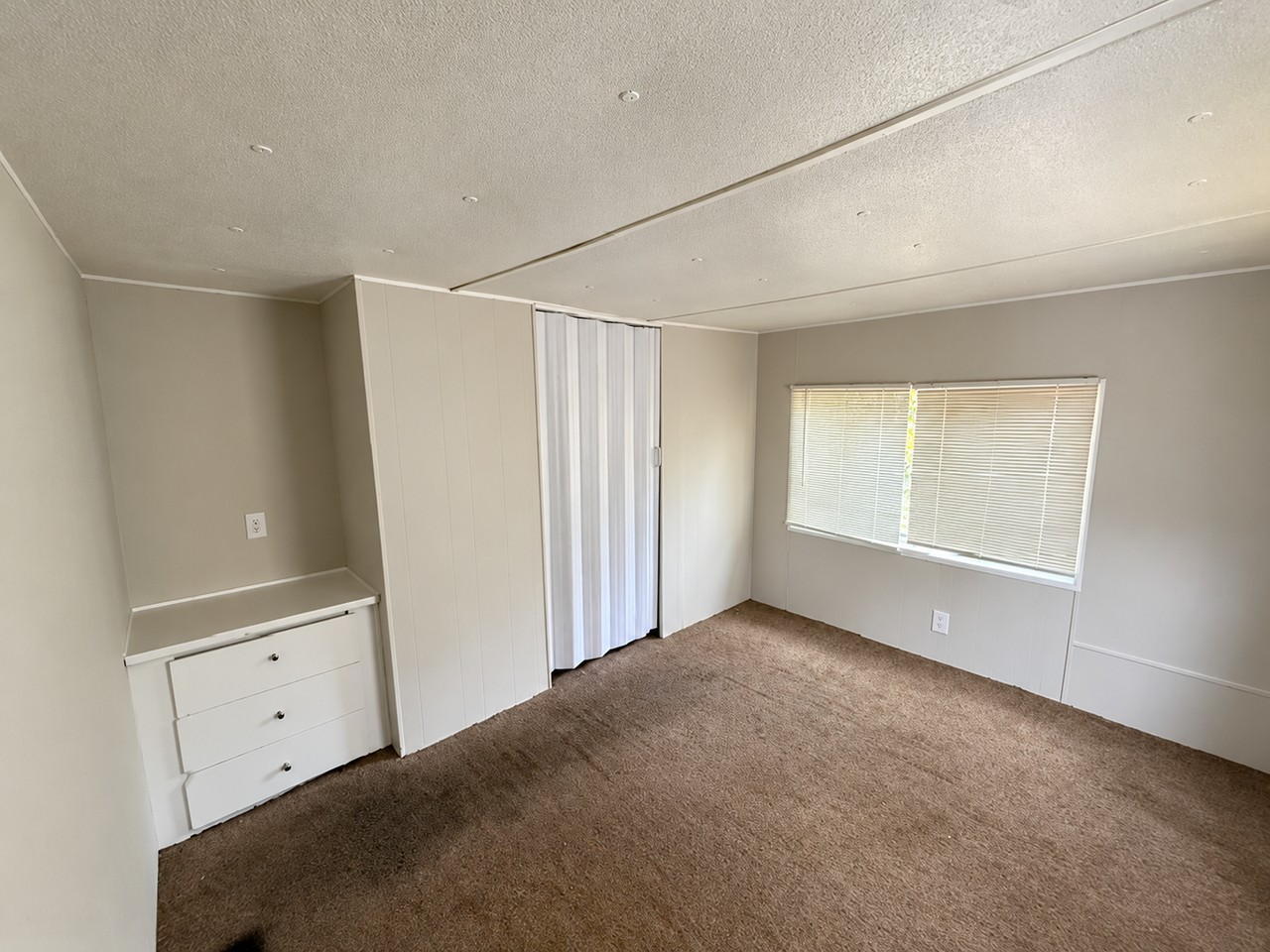 221A Neal St - Photo 4 of 10