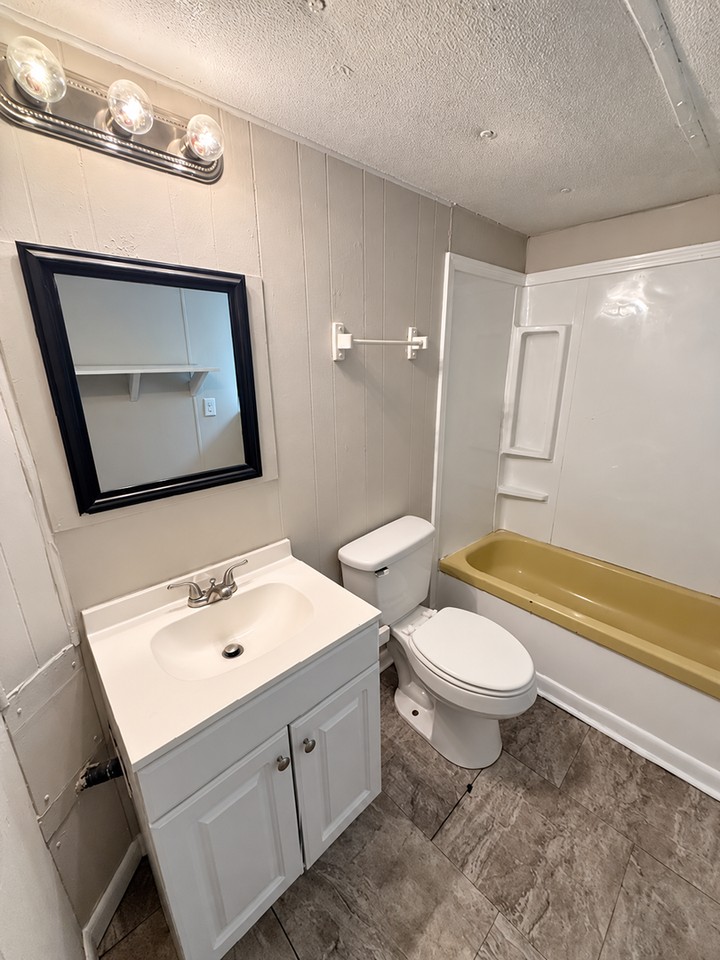 221A Neal St - Photo 5 of 10
