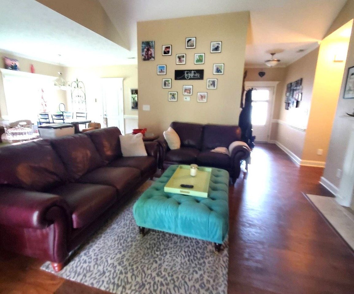 7177 Lansing Ct - Photo 2 of 10