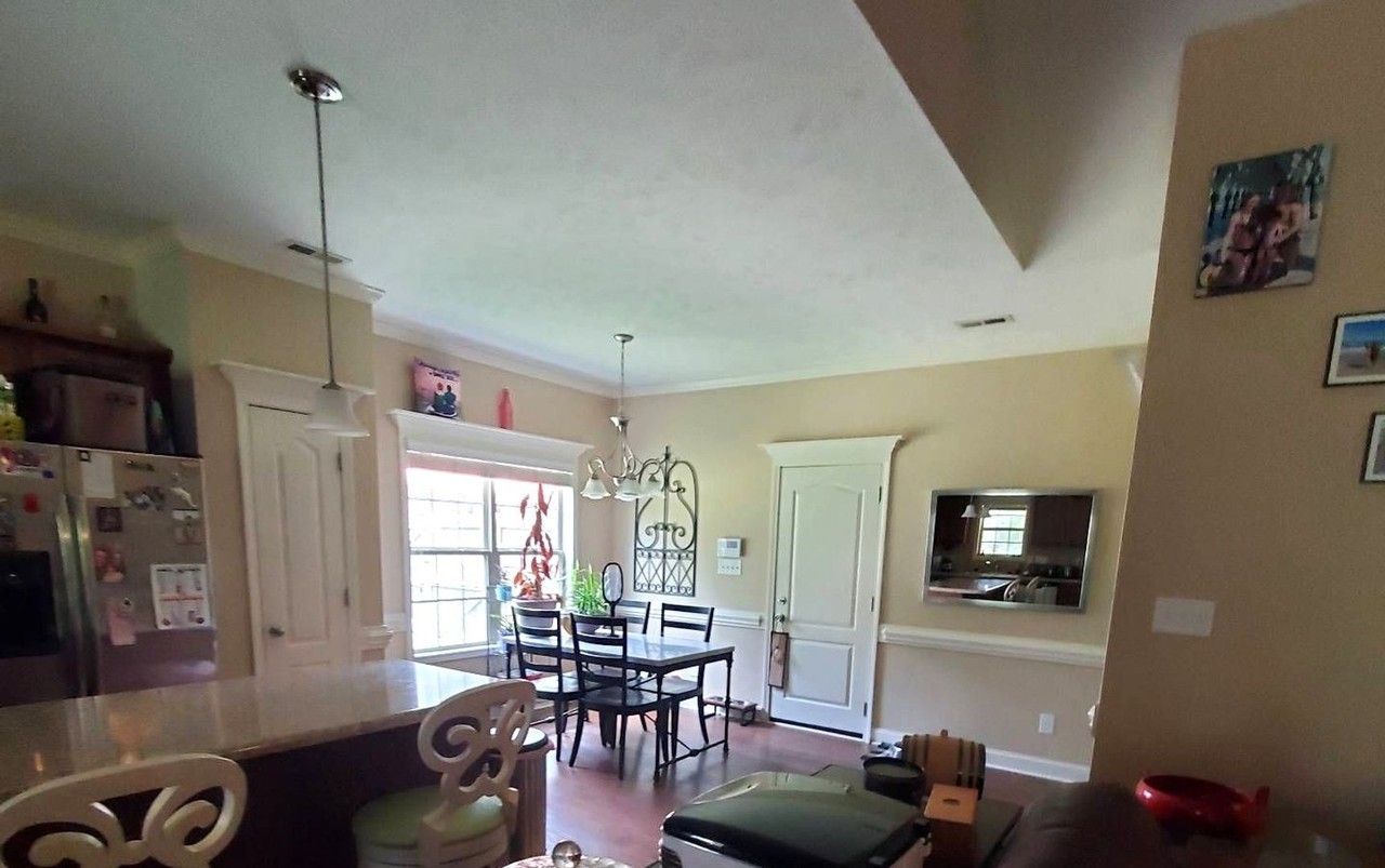 7177 Lansing Ct - Photo 6 of 10