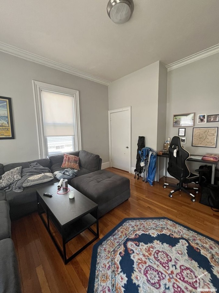 171 Bigelow St - Photo 2 of 8