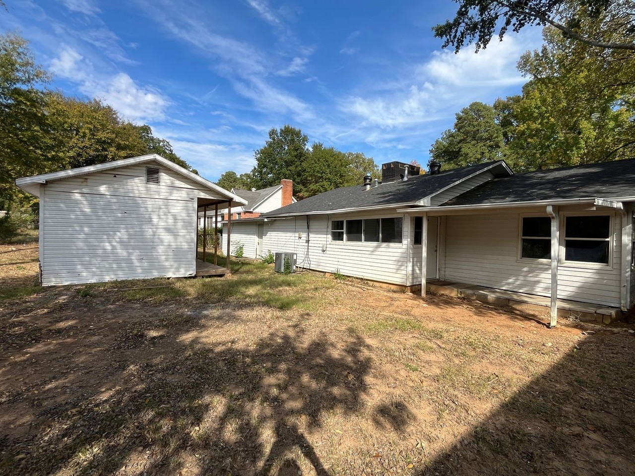 212 Lillian - Photo 6 of 44