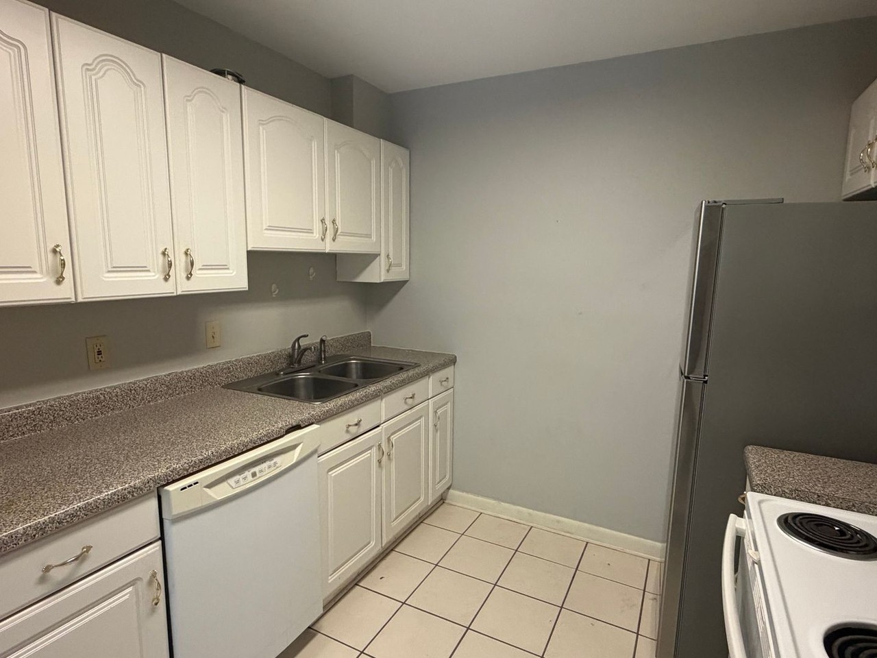 3820 Fairfield Ave - Photo 4 of 12